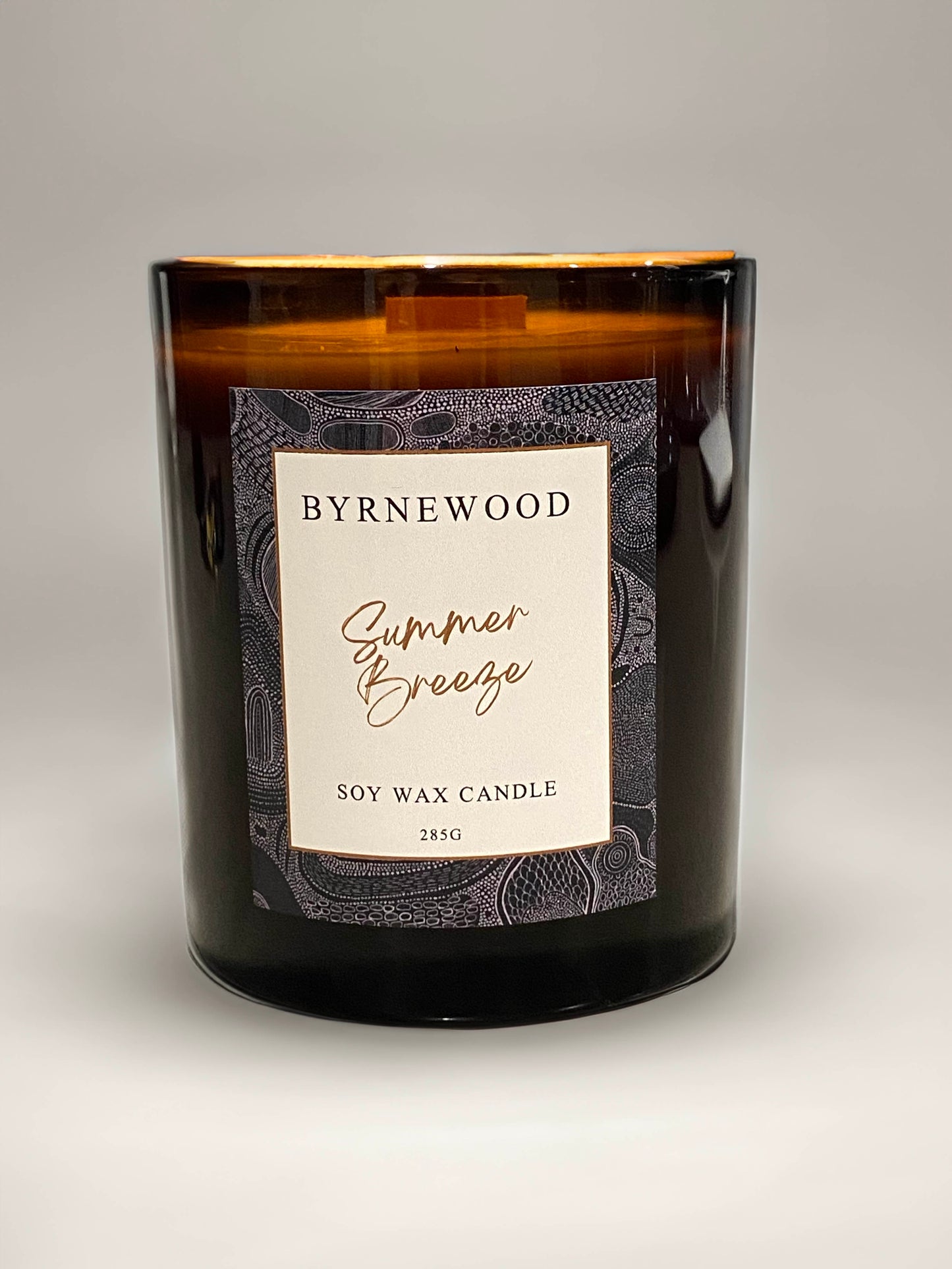 Byrnewood Summer Breeze handcrafted scented soy wax candle with a wood wick, poured into a large 285g luxury glass vessel – made on the Gold Coast, Australia for an eco-friendly, clean-burning, and beautifully fragranced experience.