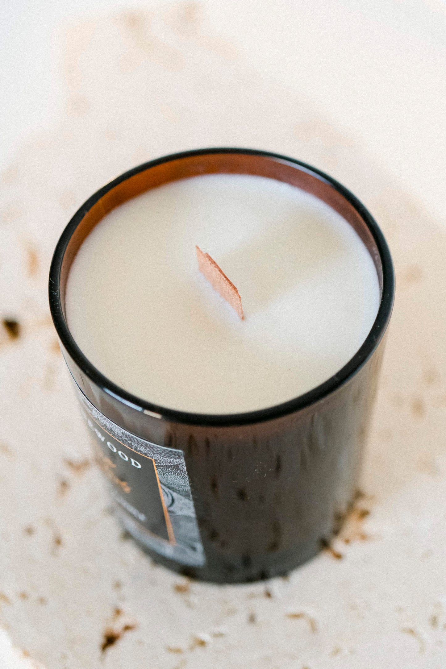 Byrnewood Native Citrus handcrafted scented soy wax candle with a wood wick, poured into a large 285g luxury glass vessel – made on the Gold Coast, Australia for an eco-friendly, clean-burning, and beautifully fragranced experience.